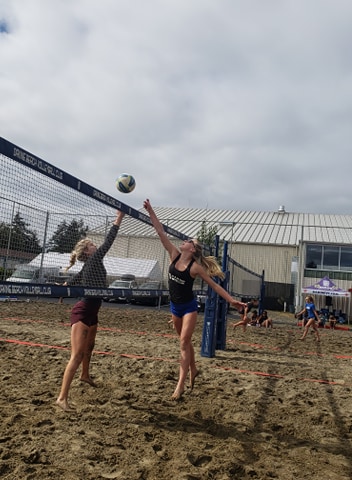 Beach_volleyball.jpg