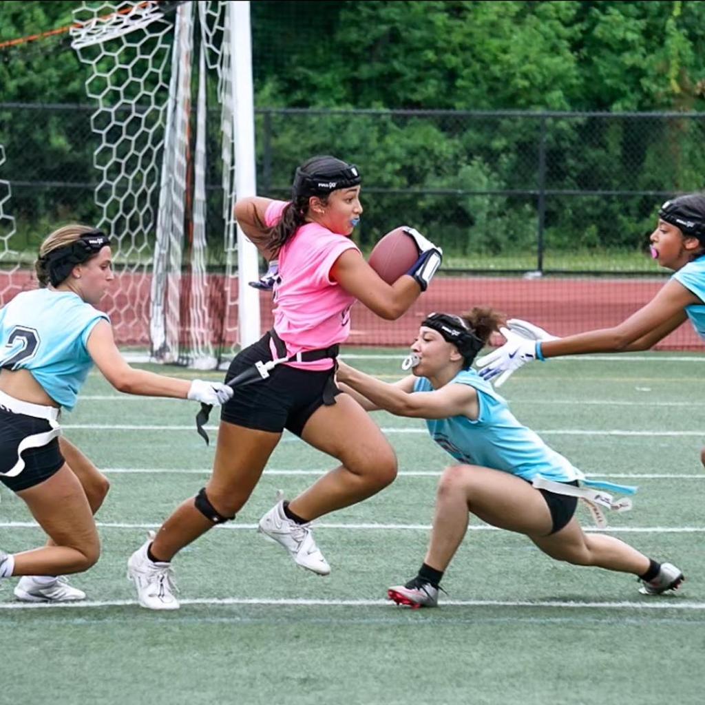 aau_football_league_girls5_large.jpg